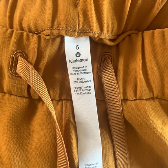 Lululemon size 6 pants mustard - Picture 4 of 4